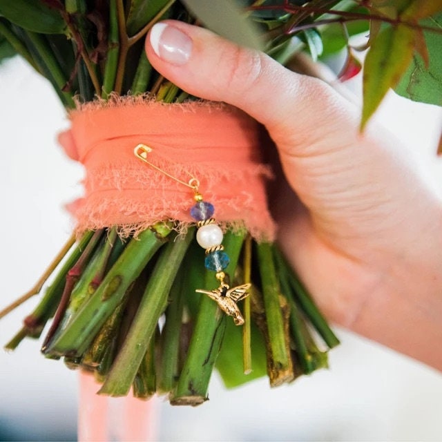 Hummingbird Memory Bouquet Charm Pin, Blue Wedding Bouquet Charm, Something Blue Charm for Bride, Wedding Charm, Something Blue Bride Gift