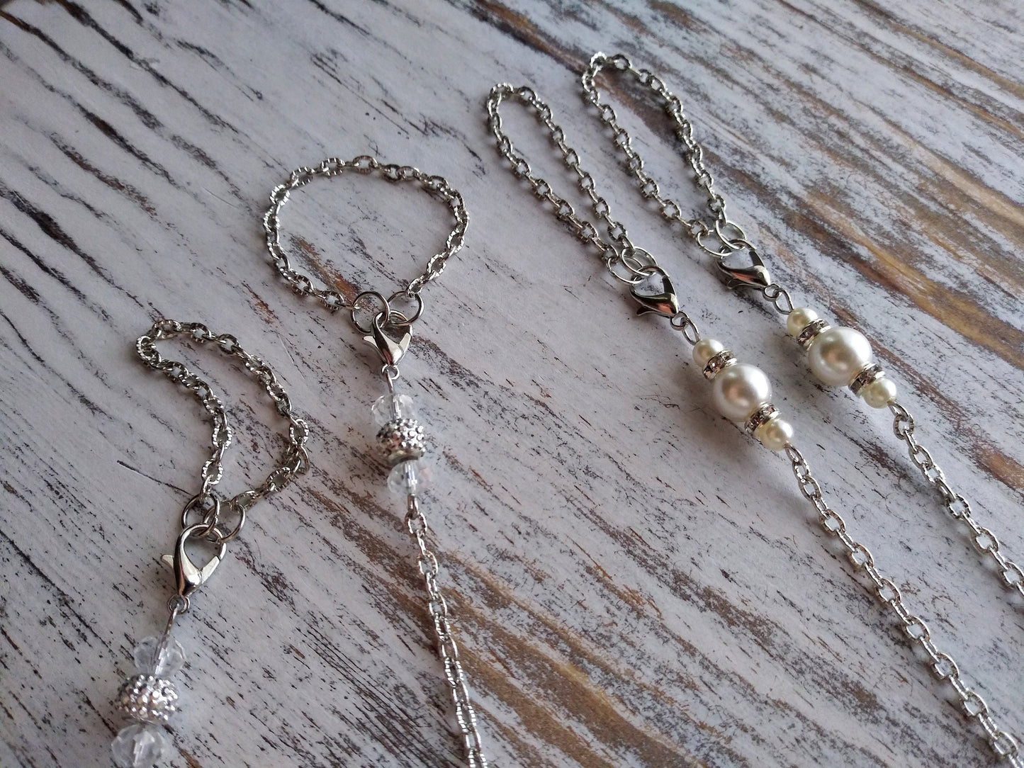 Pretty Pearl Mask Chain, Pale Cream or Winter White, Glass Pearls, Holiday Face Mask Chain, Necklace, Silver-tone Chain, 2020 Gifts for her