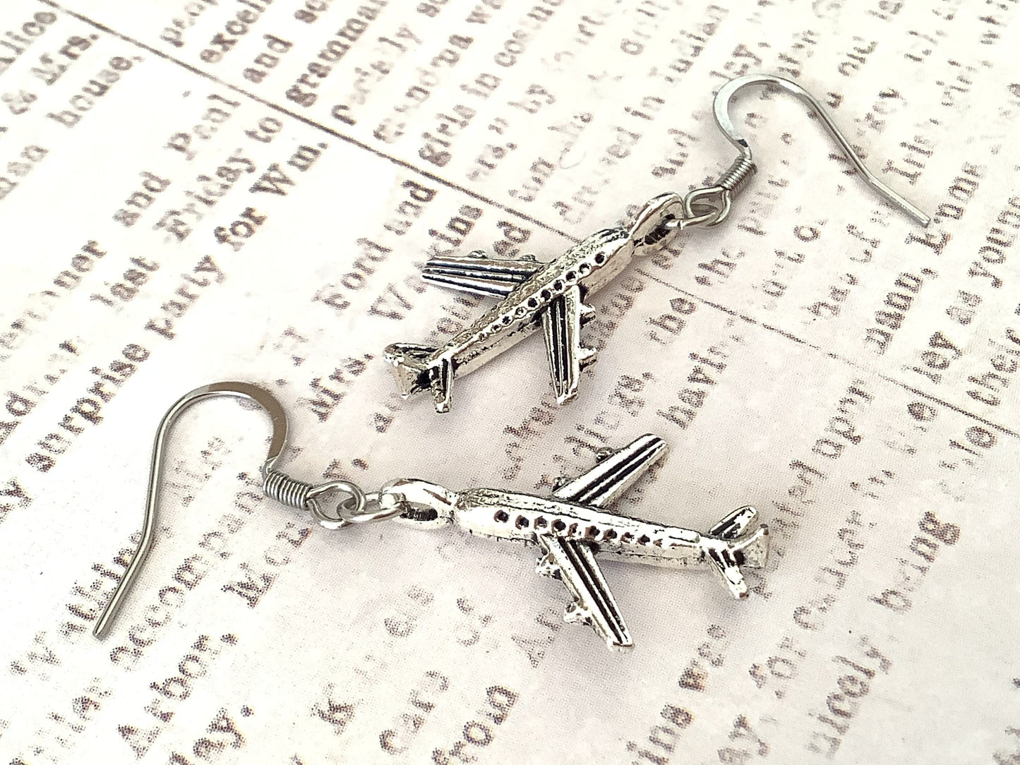 Jet Earrings, Airplane Earrings, Travel Earrings, Flight Attendant Gifts, Female Pilot Earrings, Stuardist Gifts, Flying Earrings, Mini Jets