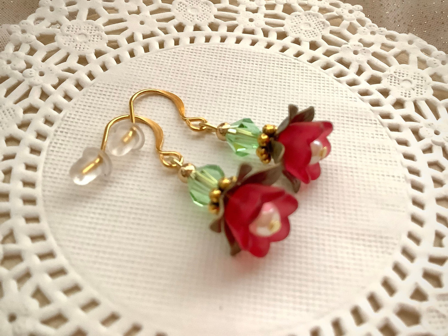 Earrings Victorian White Frosted Lucite Flower earrings, dainty earrings, Fairy jewelry, antique style flower earrings, Vintage style