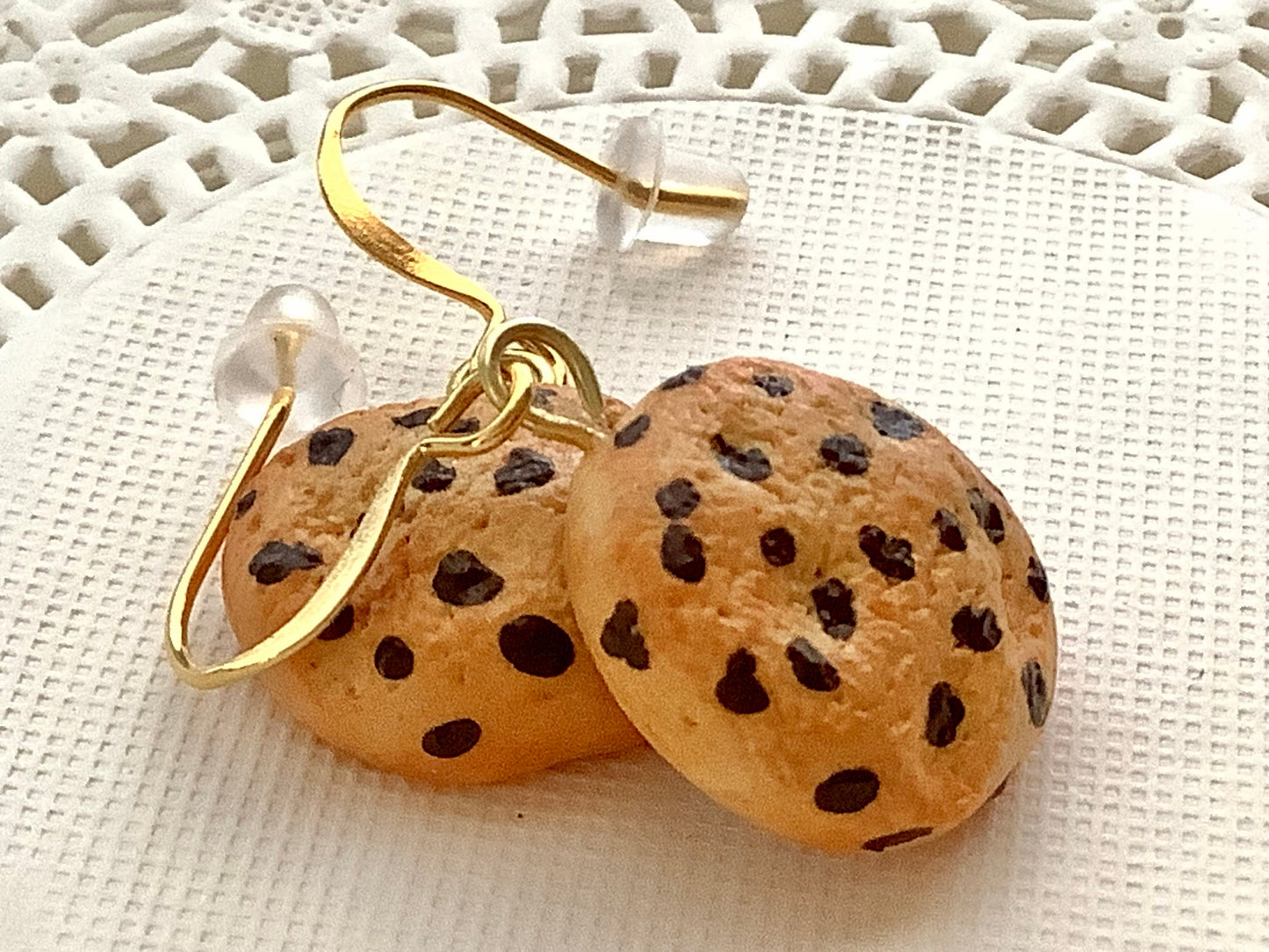 Realistic chocolate chip cookie earrings, miniature cookies, waitress gift, baker gift, polymer clay earrings, handmade, food earrings