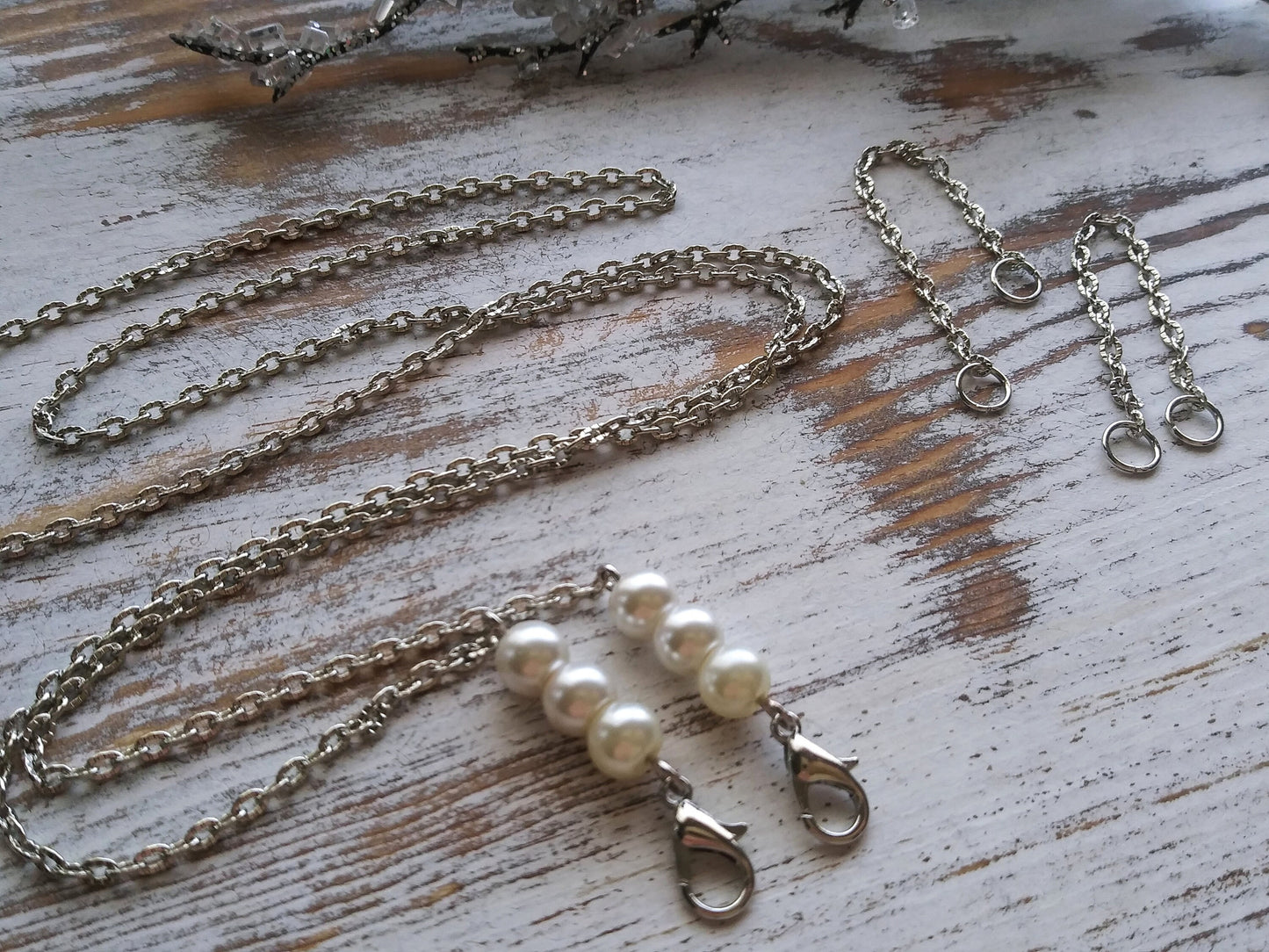 Pretty Pearl Mask Chain, Pale Cream or Winter White, Glass Pearls, Holiday Face Mask Chain, Necklace, Silver-tone Chain, 2020 Gifts for her