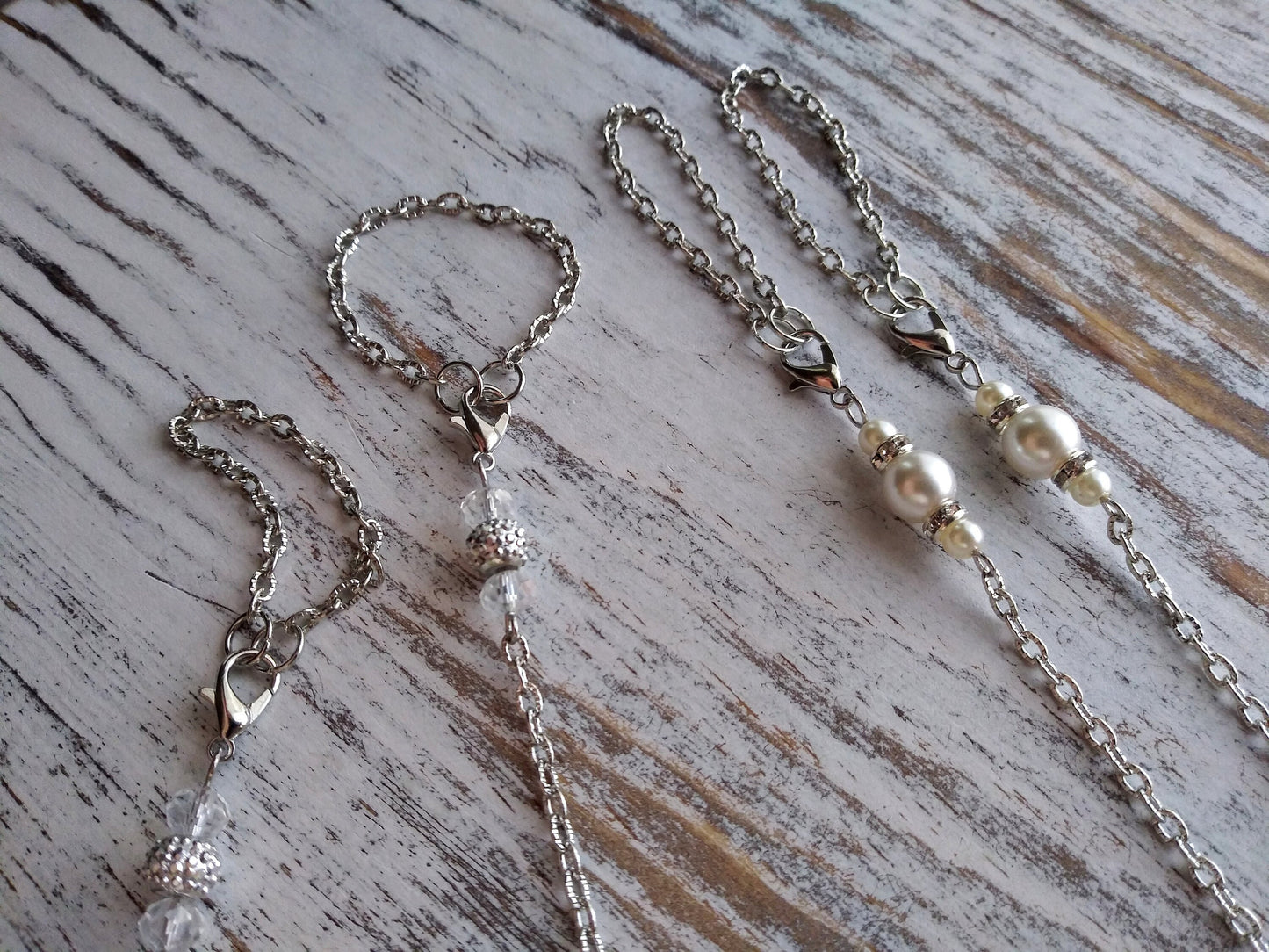 Pretty Pearl Mask Chain, Pale Cream or Winter White, Glass Pearls, Holiday Face Mask Chain, Necklace, Silver-tone Chain, 2020 Gifts for her